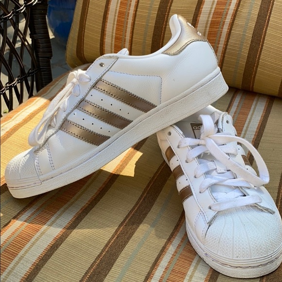 adidas Shoes - Adidas SUPERSTAR